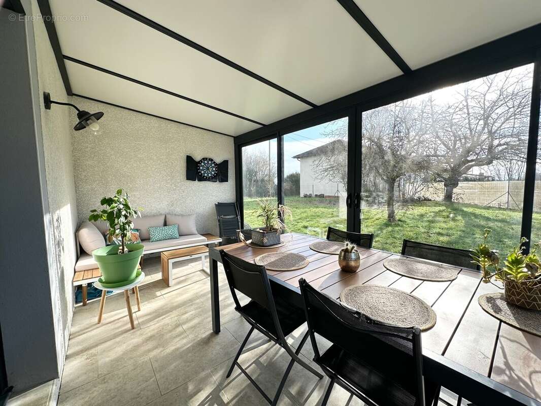 Véranda de 15m² 11/2024 - Maison à MONTREVEL-EN-BRESSE