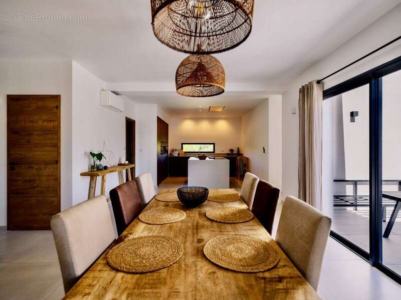 Maison à L&#039;ISLE-SUR-LA-SORGUE