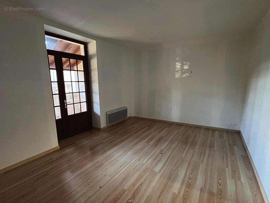 Immeuble Nontron 315 m2 - photo 12