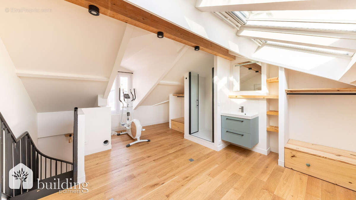 Maison à COURBEVOIE