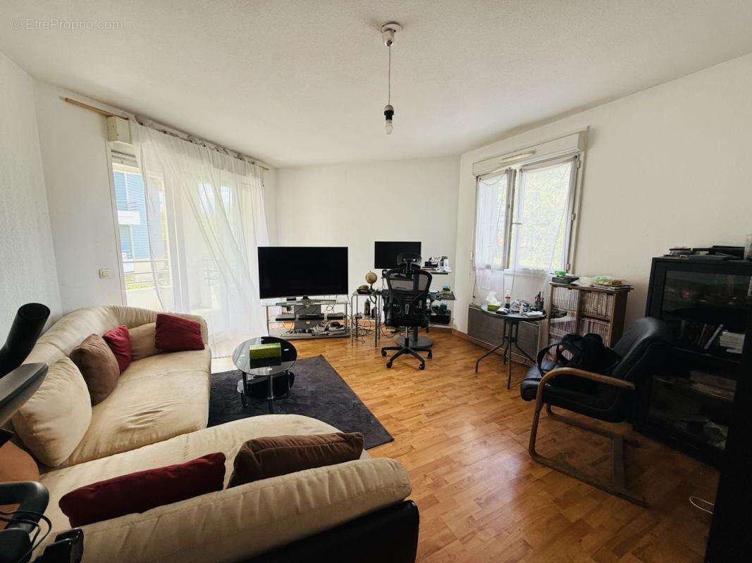 Appartement à LONS