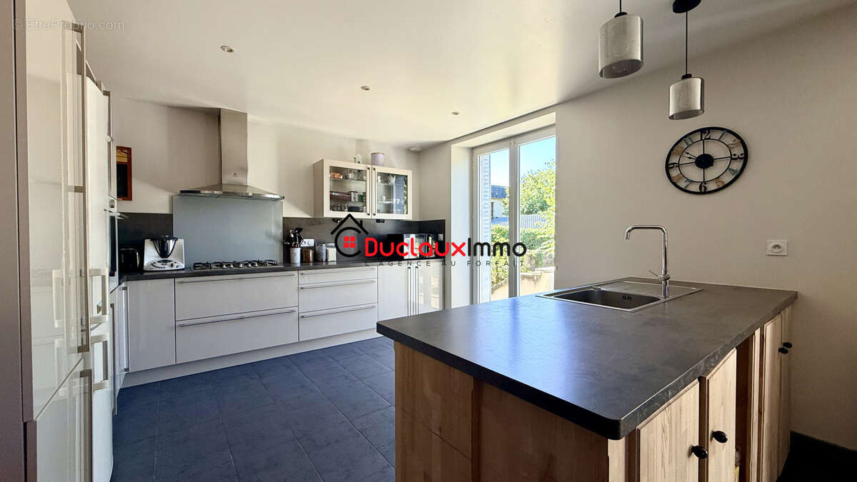 Maison individuelle de 132 m2 avec terrain exceptionnel de 1 590 m2 au cœur d’Ytrac - photo 5