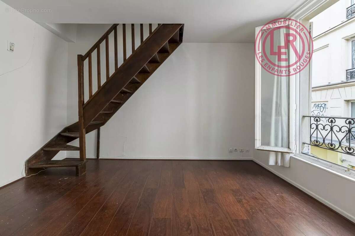 Paris 11ème - Square Gardette - 42,18m2 à rénover comme une maison au 1er et dernier étage - photo 4