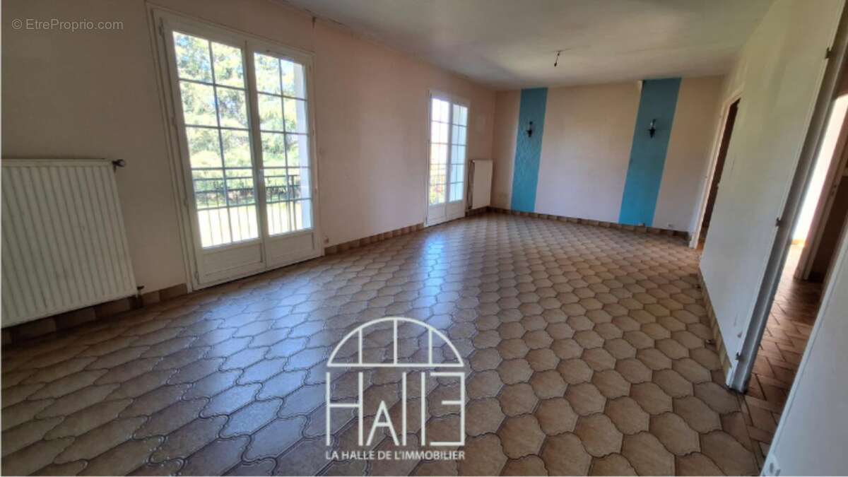 Maison à SAINT-JUNIEN