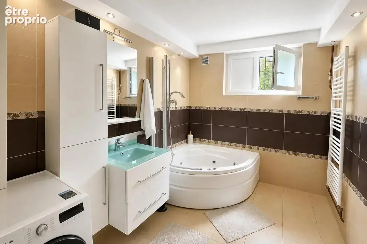 Maison de 4 pièces de 275 m² à Bourges - photo 12
