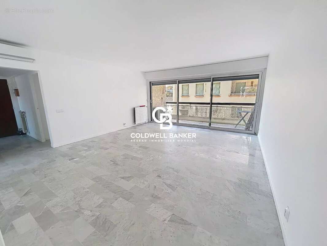 Saint-Raphaël Centre – 4 pièces traversant, balcon sud-ouest & stationnement - photo 4