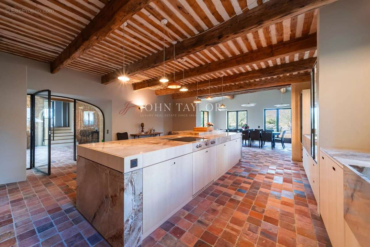 Maison à BONNIEUX