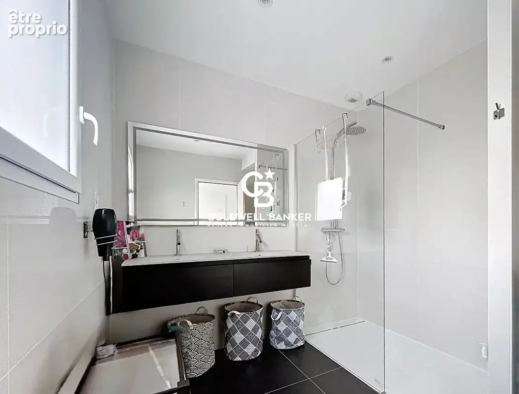 Maison contemporaine avec garage - La vie au coeur du bourg à proximité de la plage. - photo 13