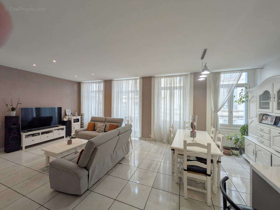 Appartement à SAINT-ETIENNE