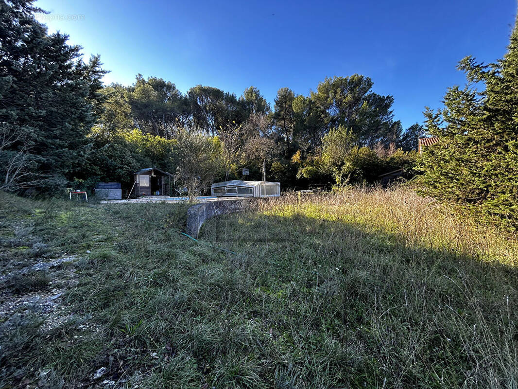 Terrain à VENTABREN