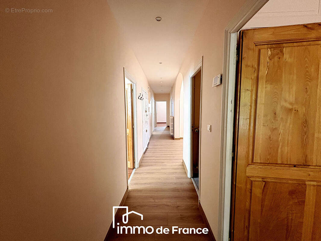 Appartement T4 Tour de Ville - photo 3