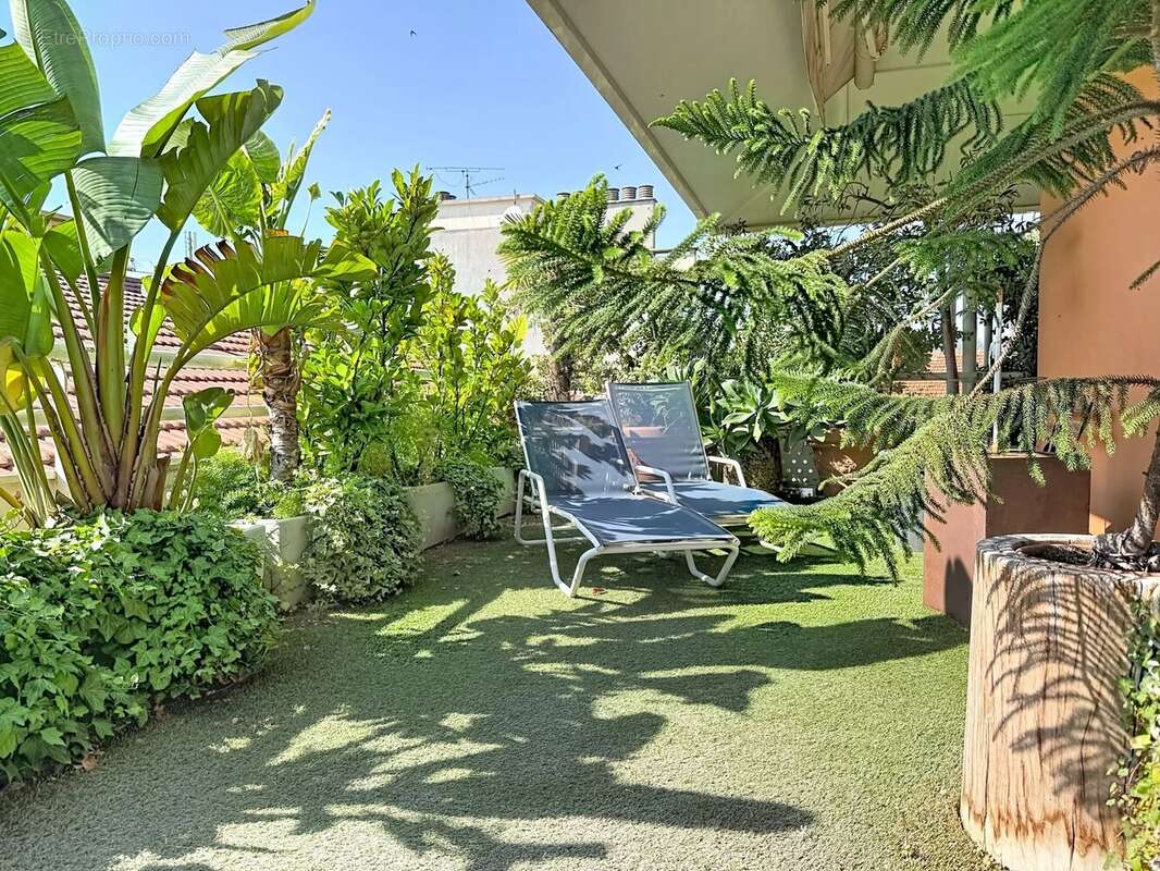 Rare à nice – le port  dernier étage  3/4 pièces d’exception - photo 3