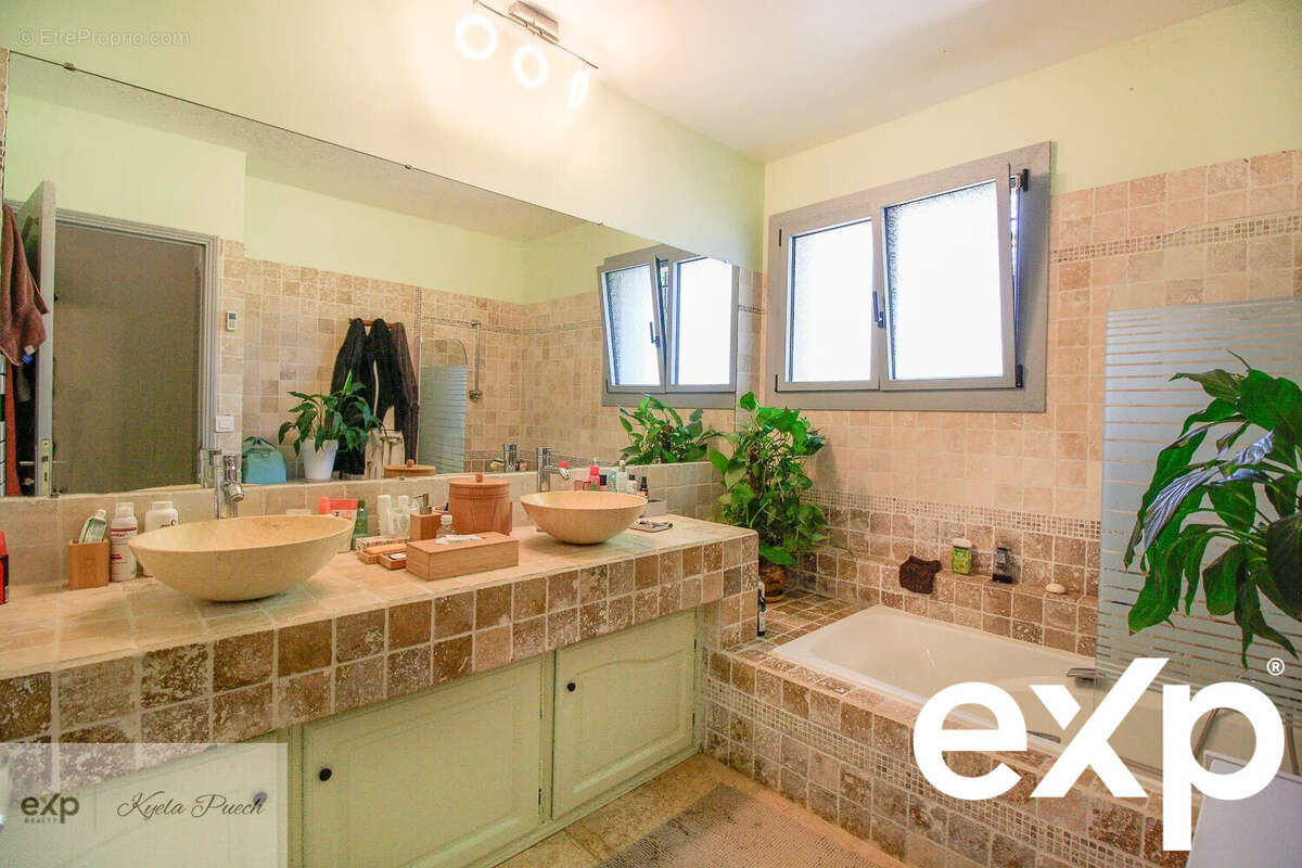 Maison à PEYROLLES-EN-PROVENCE