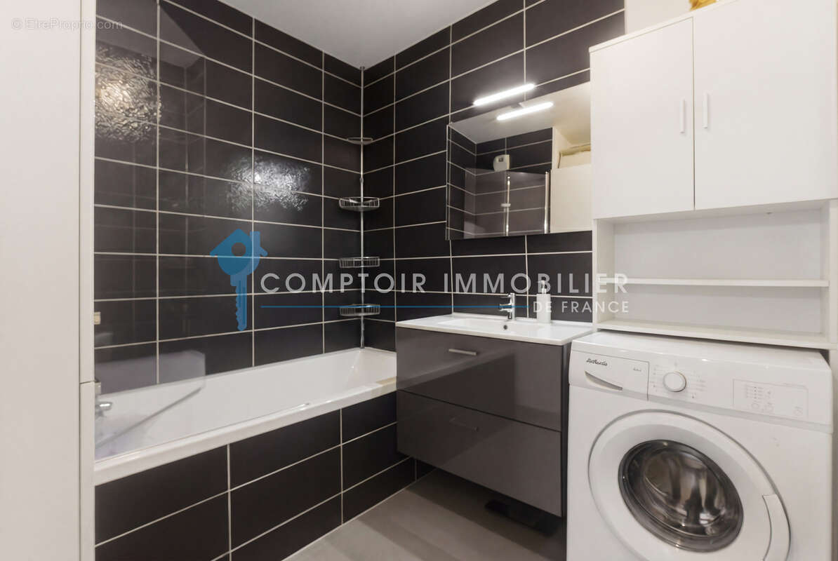 DPT(38) - A Vendre - Saint-Martin-d'Hères - Appartement 2P+C - Balcon - Copropriété récente - photo 9
