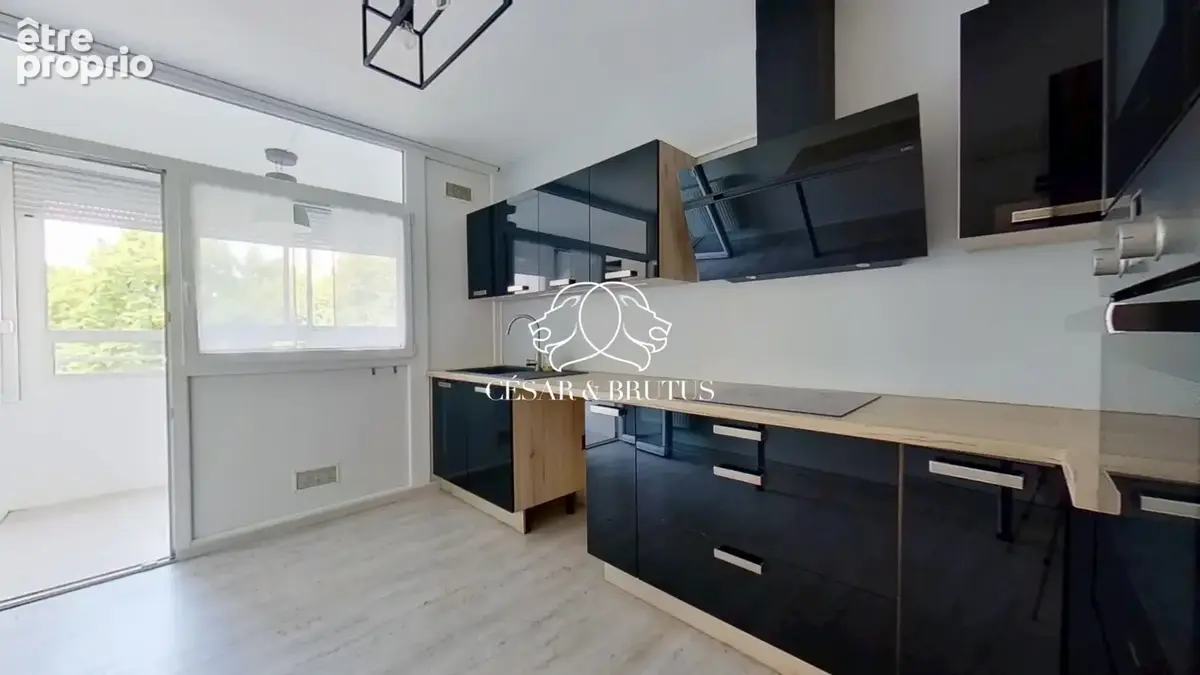 Appartement 4 pièces 77 m² à vendre à Saint-Priest (69800) - photo 5