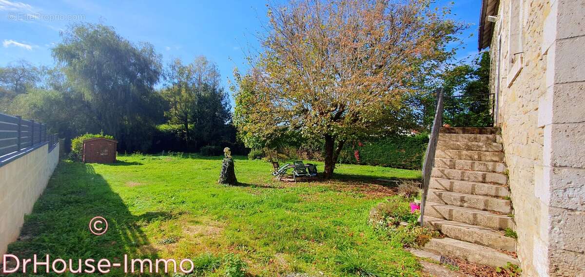 Maison à LE LARDIN-SAINT-LAZARE