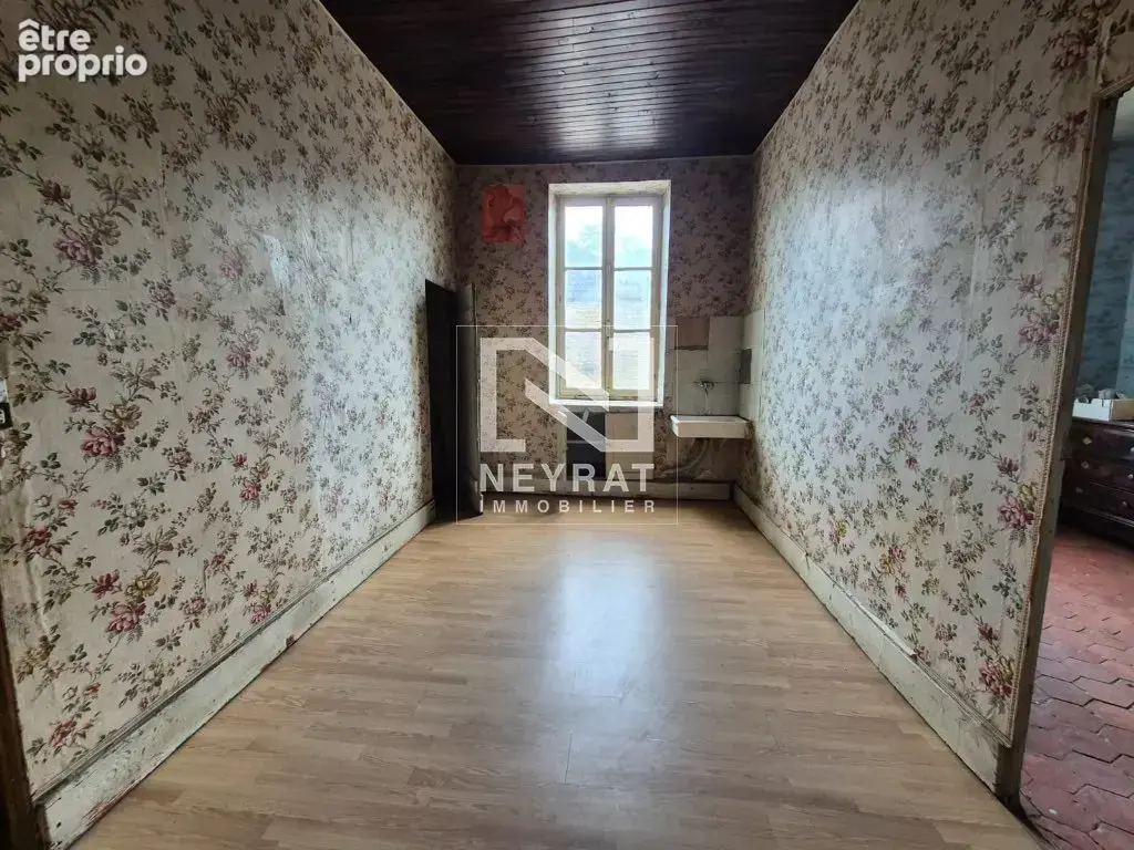 Maison 8 pièces 180 m² à vendre à Saint-Sernin-Du-Plain (71510) - photo 3