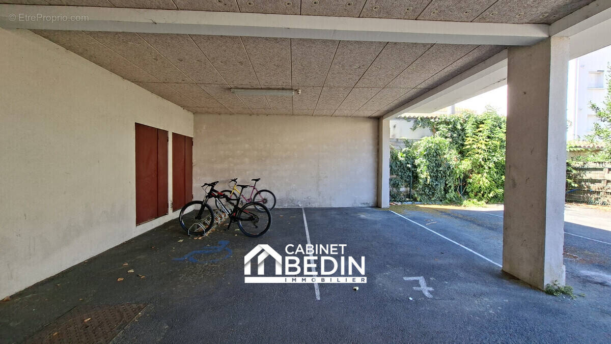 Parking à LA TESTE-DE-BUCH