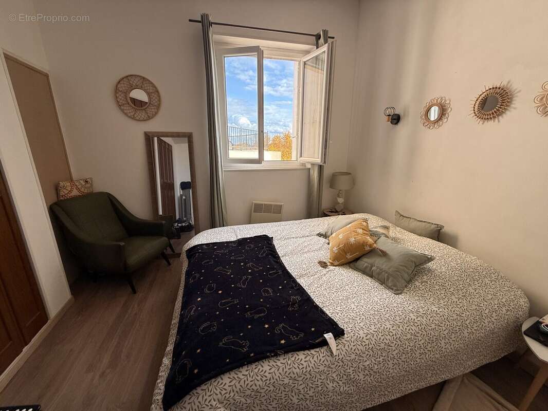 Appartement à BAGNOLS-SUR-CEZE