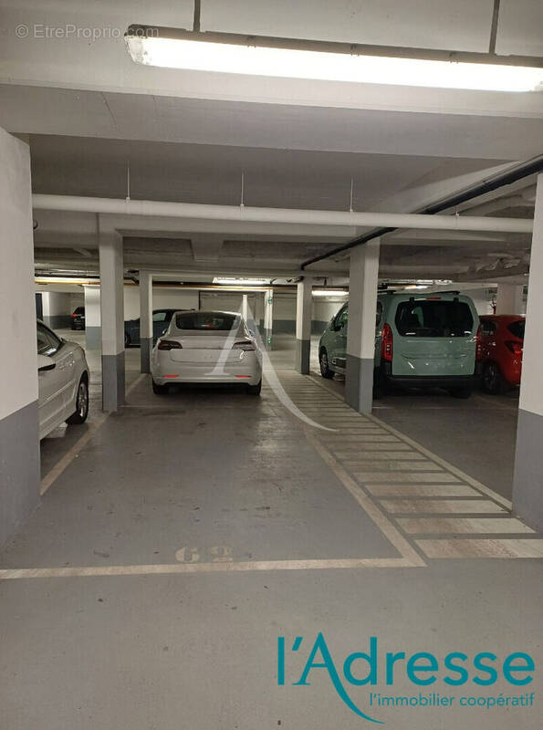 Parking à CHAMPS-SUR-MARNE