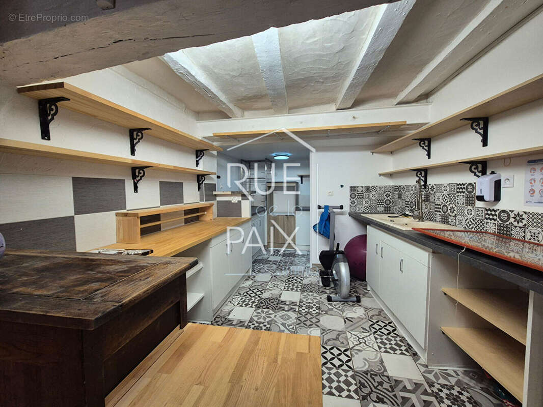 Immeuble Mixte LOUDUN CENTRE-VILLE 106 m² - 4 Pièces - photo 2