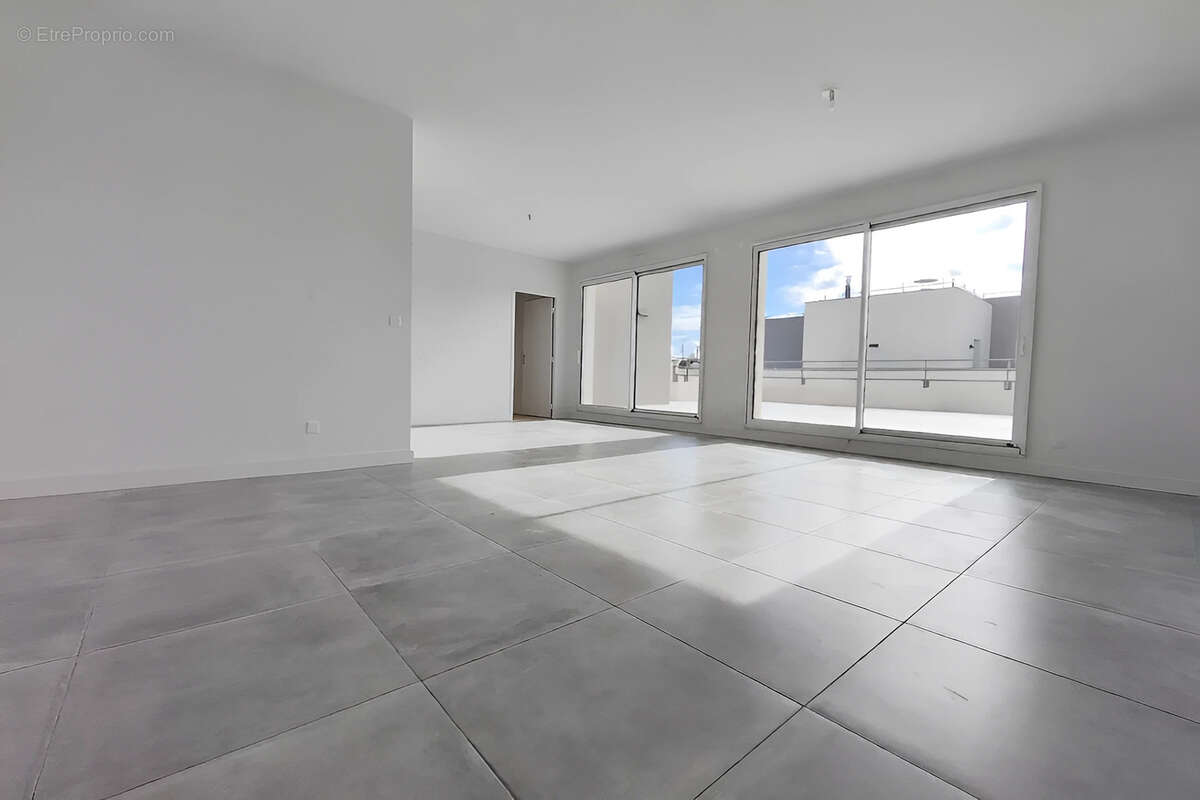 Appartement à PUSIGNAN