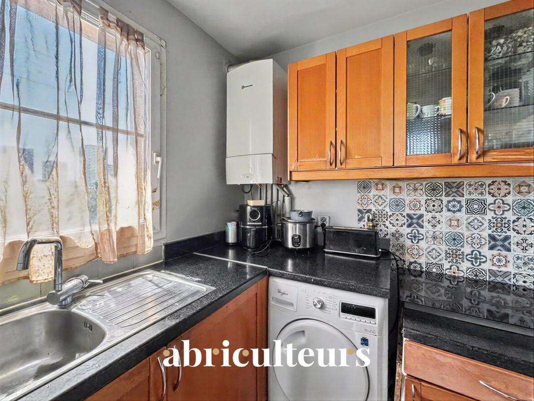 Appartement duplex - 78 m² - 4 pièces - en vente à Villeneuve-la-Garenne Avenue du Ponant (92390) - photo 3