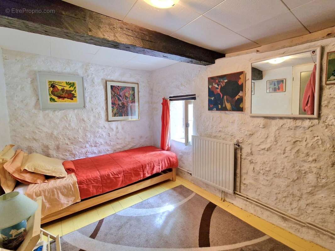 Maison à MOUSTIER