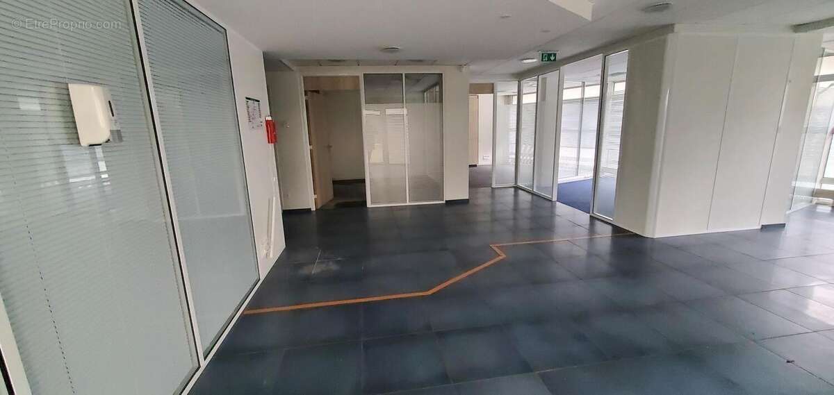 Photo 2 - Commerce à TOURS