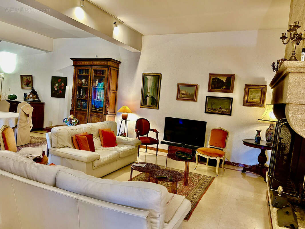 Maison à SAINTE-CECILE-LES-VIGNES