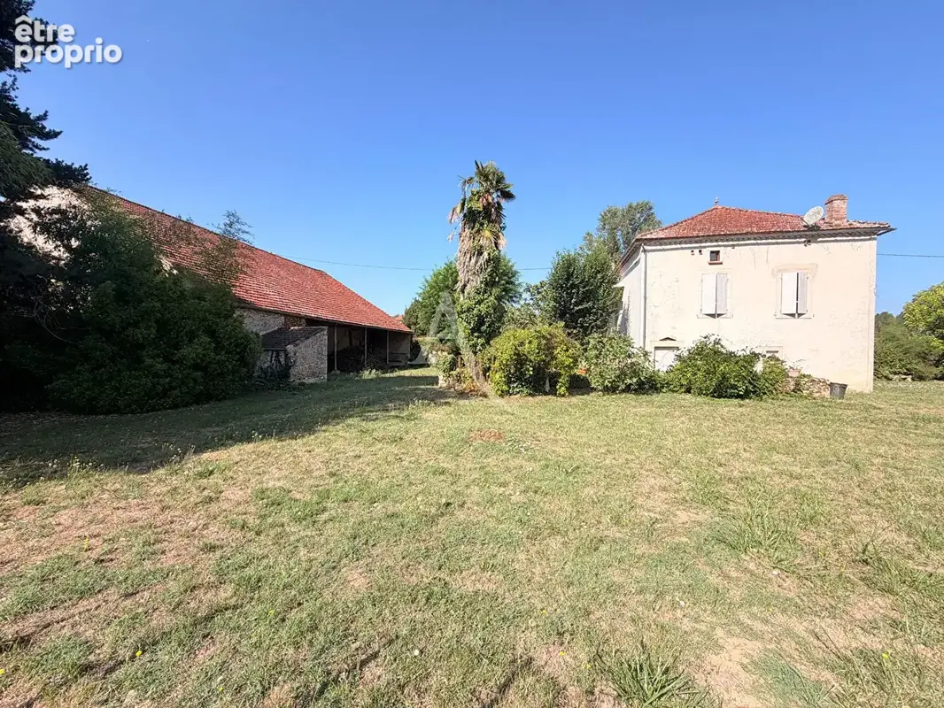 Bel ensemble grande maison, grange et petite maison à rénover, terrain - photo 8