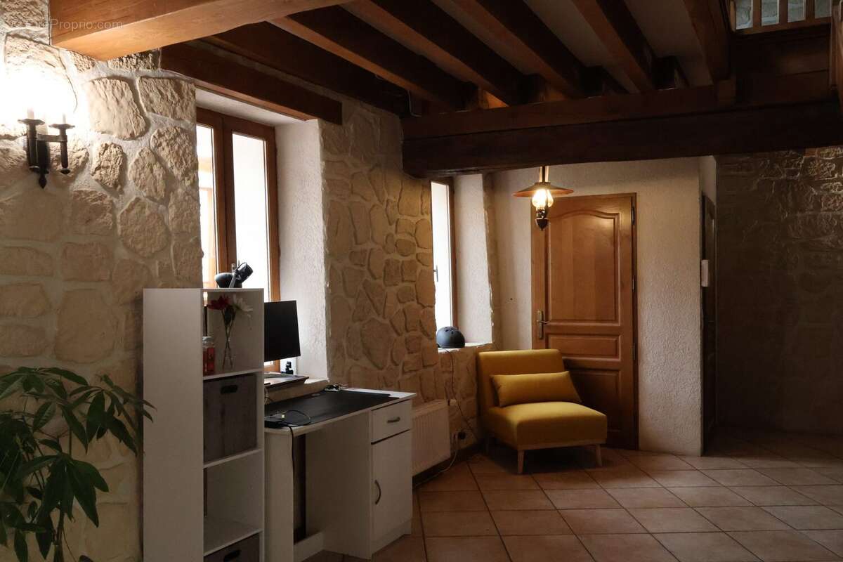 Maison 175 m² à Villeblevin  - photo 2