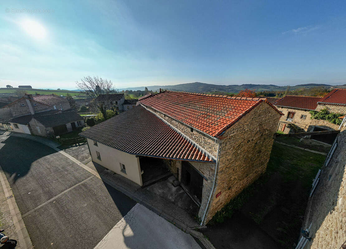 Maison à CHAMPAGNAT-LE-JEUNE