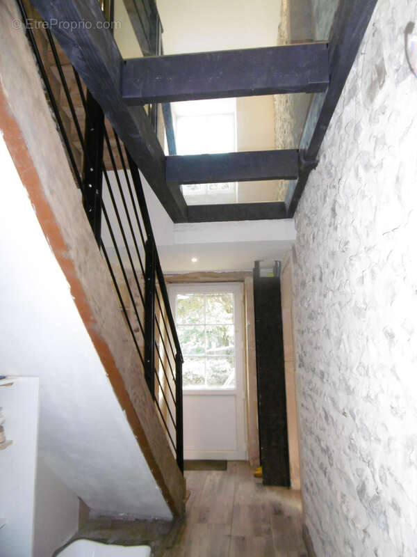 Maison à SAINT-CHRISTOPHE-EN-BRIONNAIS