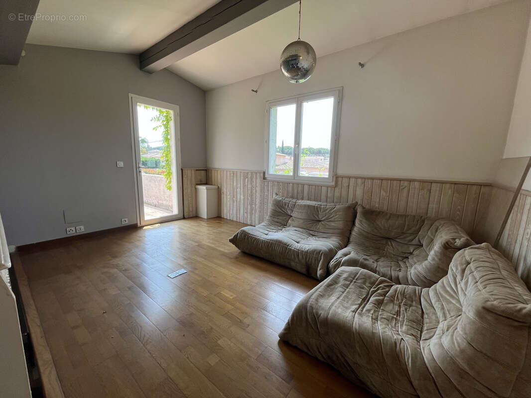 Autre à PUGET-SUR-ARGENS