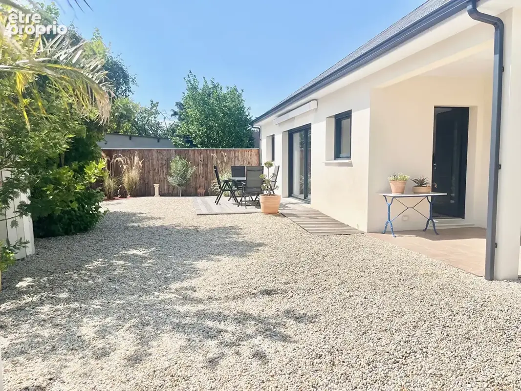 MAISON A VENDRE de 5 pièce(s) 100.36 m2 - véritable plain pied - orientée sud - terrasse grand garage fermé - photo 3