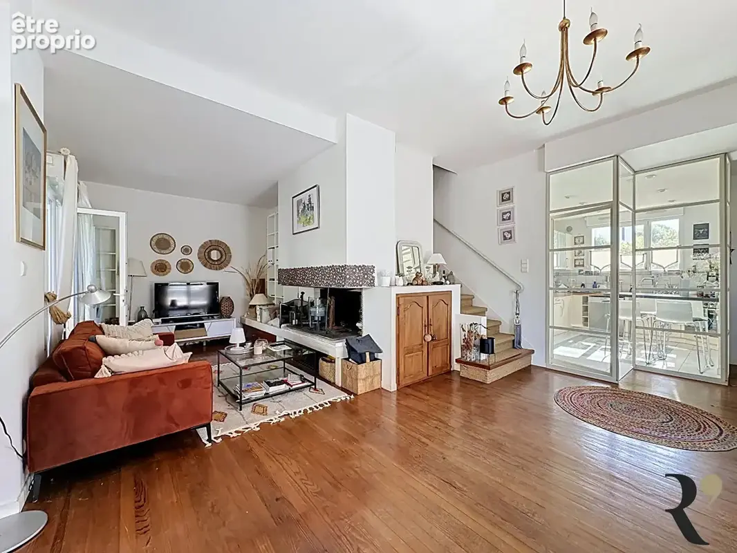 Toulouse, Cote Pavée / Maison T6 de charme 153 m² avec garage et jardin ! - photo 4