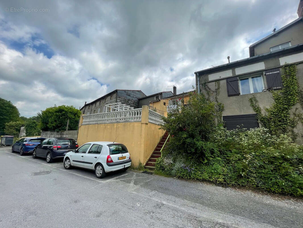 Maison à SAINT-AMANS-SOULT