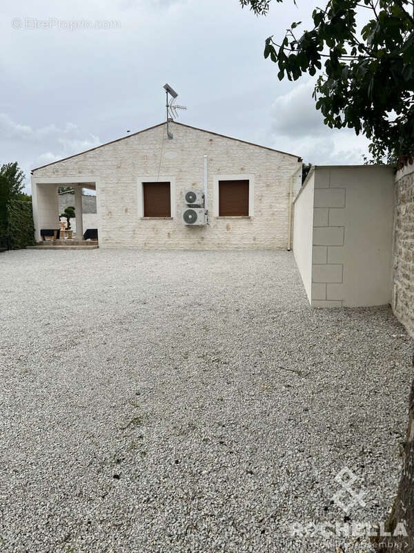 Maison 102 m² à La Vergne  - photo 2
