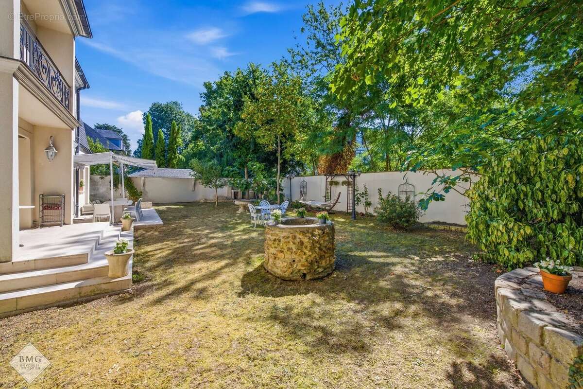 EXCLUSIVITÉ – LE PLESSIS-TRÉVISE (94420) Villa familiale de 290 m² en résidence recherchée - photo 11
