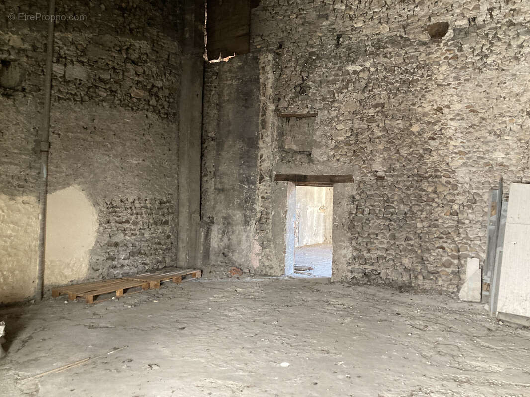 Maison à MONTELIMAR