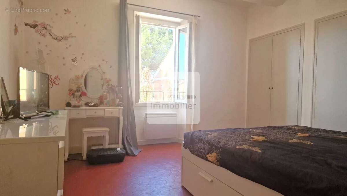 Appartement à CAIRANNE
