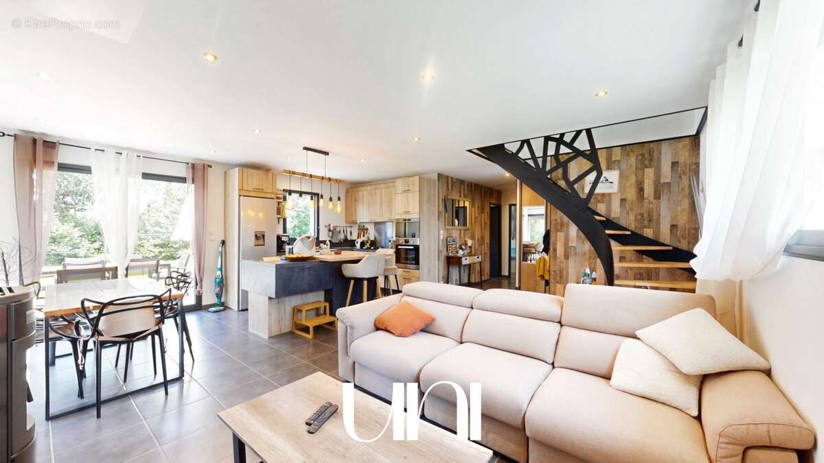 Maison 5 pièces 102 m² avec grand terrain - photo 2