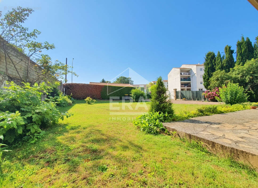 Maison à LA COURONNE