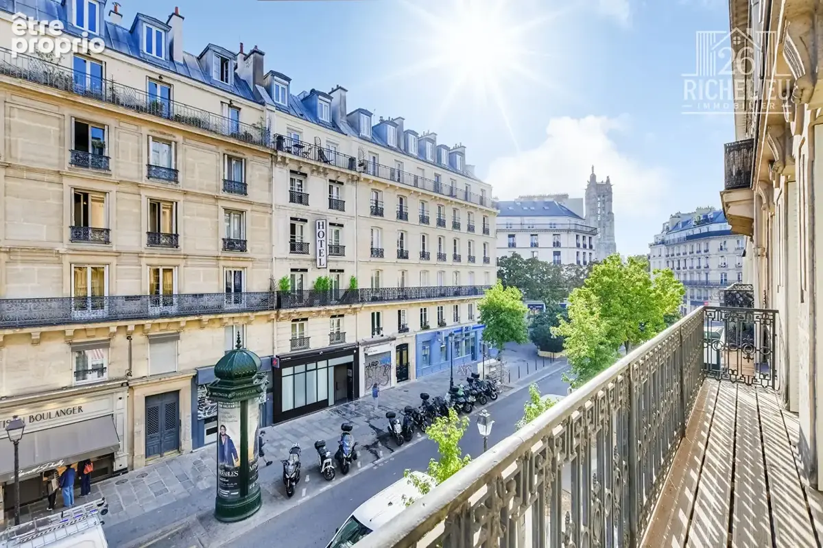 Paris 1er - Les Halles - Appartement d'exception rénové avec balcon - photo 1