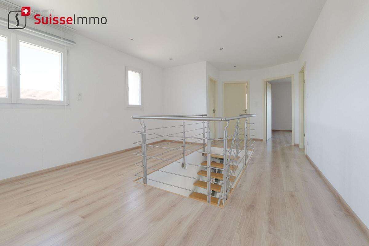 Maison Perouse 6 pièce(s) 168 m2 - photo 12