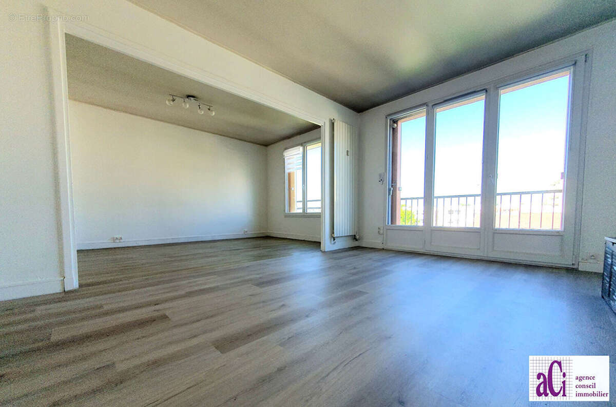 Appartement à L'HAY-LES-ROSES