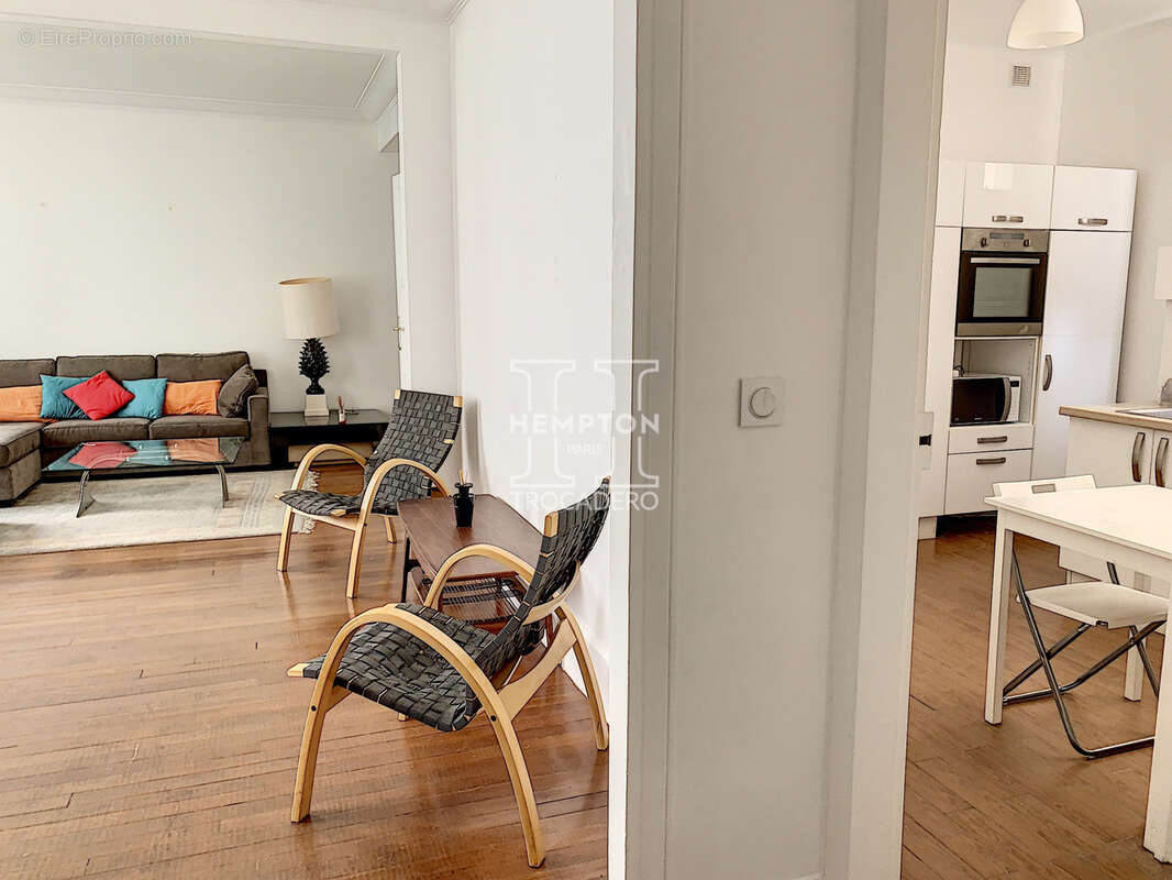 Appartement à PARIS-16E