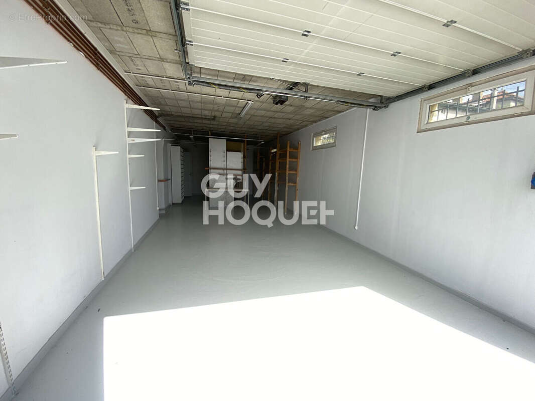 Commerce à SAINT-GENIS-LAVAL