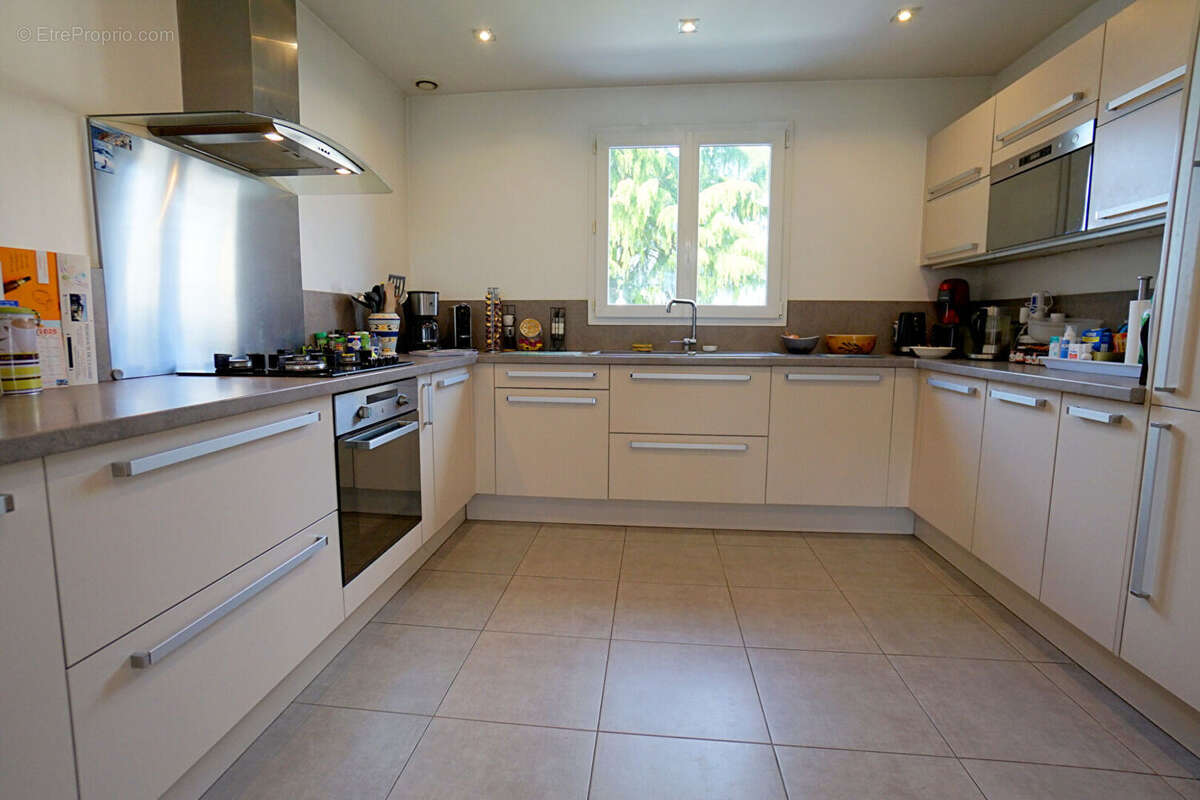 Maison à MEZIERES-SUR-SEINE